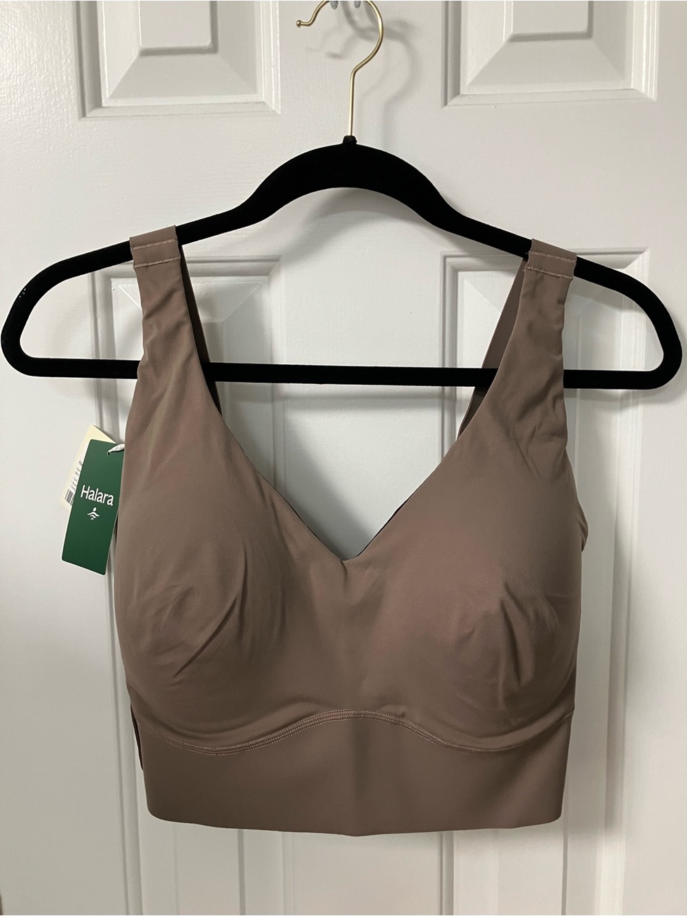 HALARA Seamless V-Neck Bra in Taupe